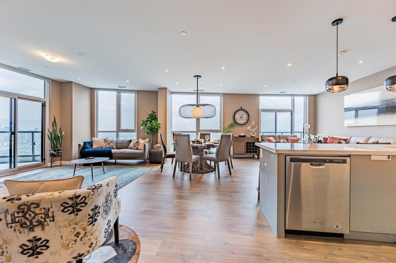 Amazing 3 Bed 4 Bath Penthouse With Roof Top Terrace Close To Airport Mississauga Exterior photo
