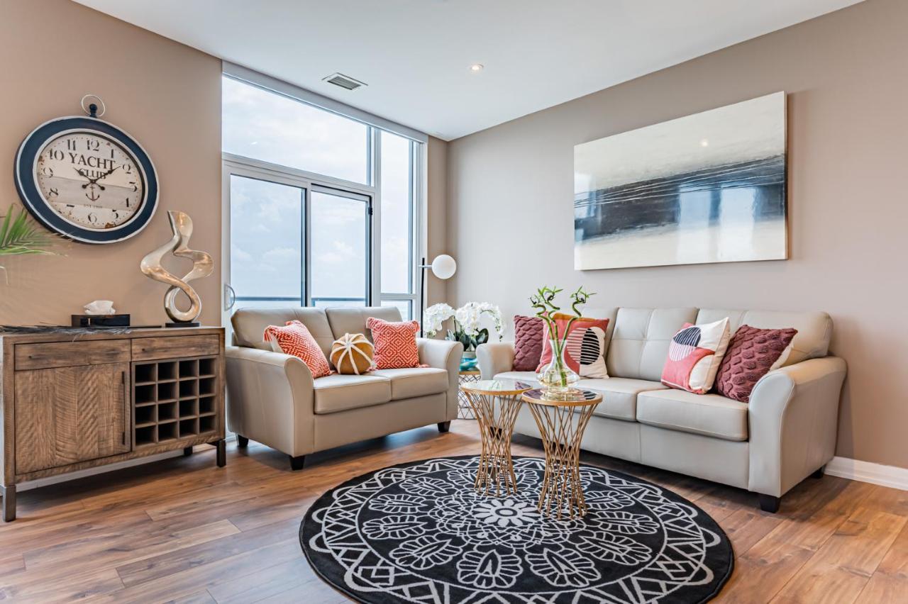 Amazing 3 Bed 4 Bath Penthouse With Roof Top Terrace Close To Airport Mississauga Exterior photo