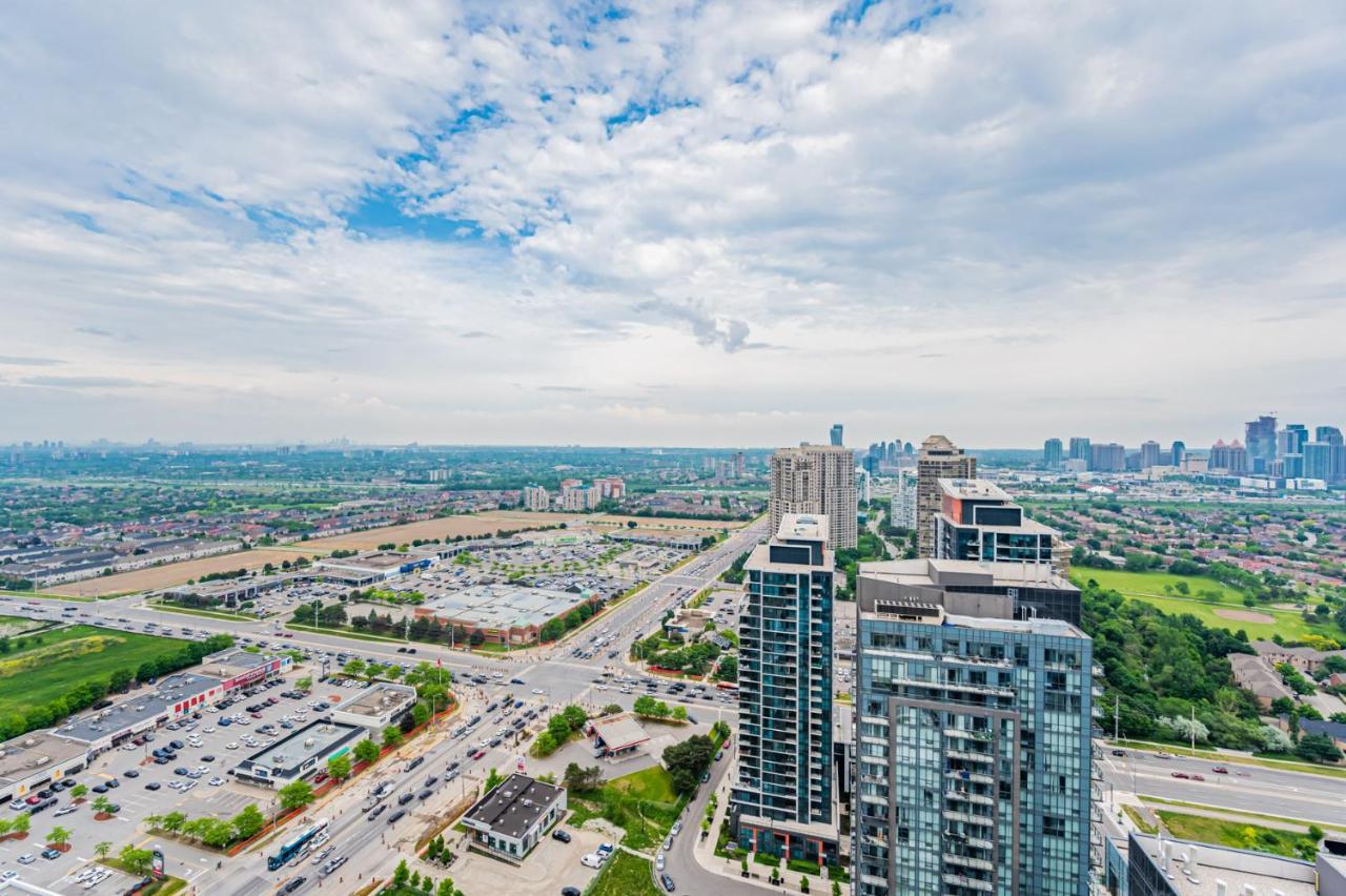 Amazing 3 Bed 4 Bath Penthouse With Roof Top Terrace Close To Airport Mississauga Exterior photo