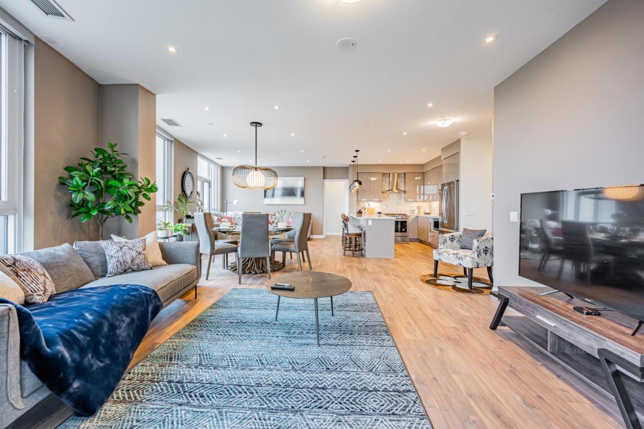 Amazing 3 Bed 4 Bath Penthouse With Roof Top Terrace Close To Airport Mississauga Exterior photo